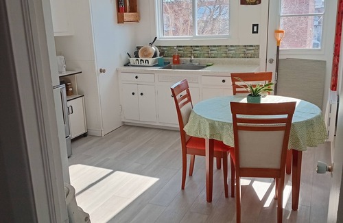 Nouveau-Rosemont Apartment | Family-friendly apartment close to the botanical gardens