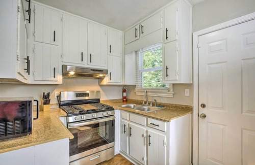 Atlanta House | Family-Friendly Atlanta Home ~ 3 Mi to Downtown!