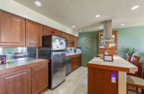 Lincoln City Condo | Family-friendly bayfront condo, patio beach access, walk to beach & dining