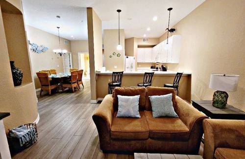 Lake Davenport Estates Condo | Family Friendly Bahama Bay Condo Close to Disney