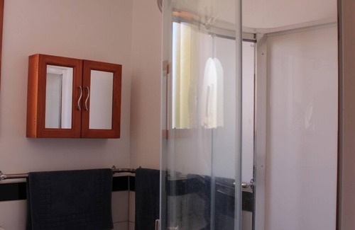 Bowentown House | Family friendly beach house