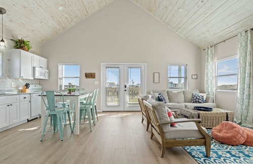 Galveston House | Family Friendly - Beach Side/Ocean View - 4 min walk to the beach!