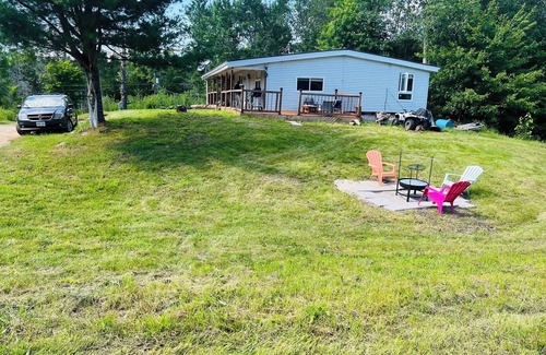 Tudor and Cashel Cottage | Family friendly Beautiful country style 3-bedroom cottage in Gilmour