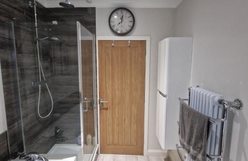Alderbury House | Family-Friendly Bungalow near Salisbury