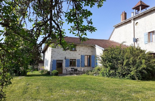 Saint-Germain Cottage | Family-friendly cottage with garden, wifi, baby gear, pet-friendly