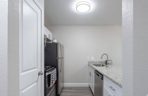 South Houston Apartment | Family friendly. cozy 2 bedroom apt budget friendly!also 20 min from downtown!