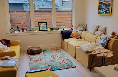 Oak Bay House | Family friendly 3-bedroom house close to ski hill and whale watching.