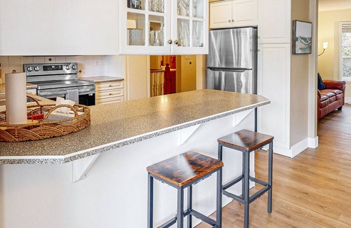 Christina Lake House | Family-Friendly Home with WiFi, Private Washer/Dryer, Central AC, and Firepit