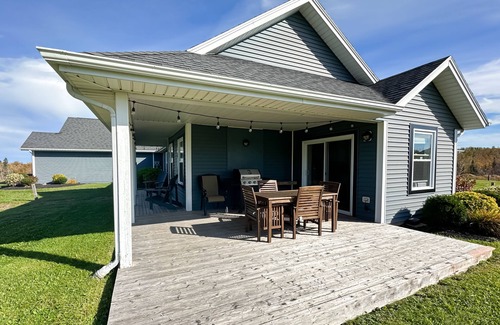 Stanley Bridge Condo | Family friendly two bedroom king villa with washer/dryer