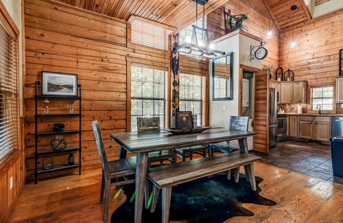 Branson Theater District Cabin | Family Friendly Cabin - 2BR + Loft with Bunk Beds, Gas Fireplace, and more!