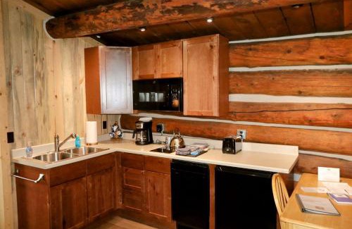 Clark House | Family-Friendly Cabin Rental Hidden in Woods of North Central Colorado