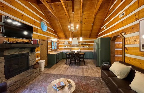 Hartford Cabin | Family friendly cabin, Screened porch, Fire pit