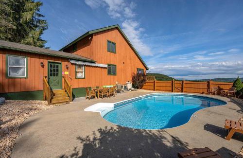 West Valley House | Family-Friendly Cabin with Heated Pool & Sauna