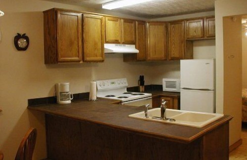 Old Town Cabin | Family-friendly cabins near Galax, Va & The Blue Ridge Music Center