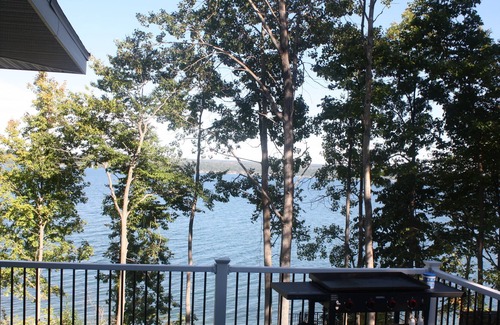 Ovid House | Family Friendly Cayuga Lakehouse