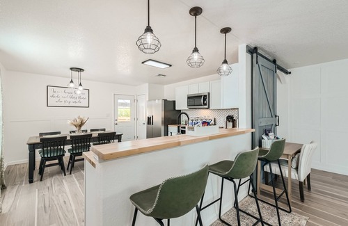 San Antonio House | Family friendly & clean near Downtown, Lackland BMT, Sea World, and Six Flags