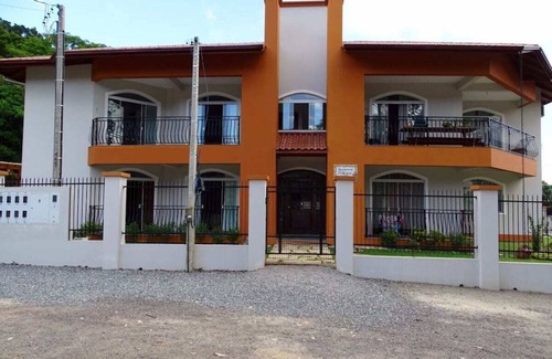 Porto Belo Apartment | Family friendly, close to the beach.
