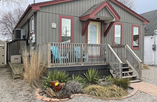 Port Stanley Cottage | Family friendly cottage - 4 minute walk to main beach!
