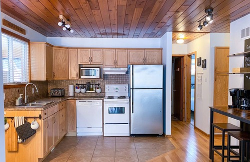 Traverse Bay Cottage | Family friendly Cottage with Game Room and 2 decks