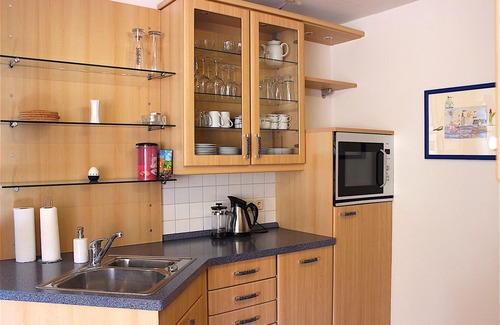Alt Gaarz Villa | Family-friendly comfort apartment, 100m to the Baltic Sea beach, beautiful lagoon view