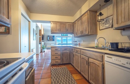 Angel Fire Condo | Family-Friendly Condo-1 Minute Walk to AF Lifts, Equipment Rental, Restaurants