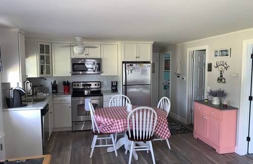 Hyannis Condo | Family friendly condo 70 steps to Keyes ocean beachfront