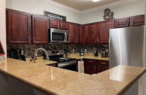 Four Corners Condo | Family friendly condo, super close to theme parks and restaurants