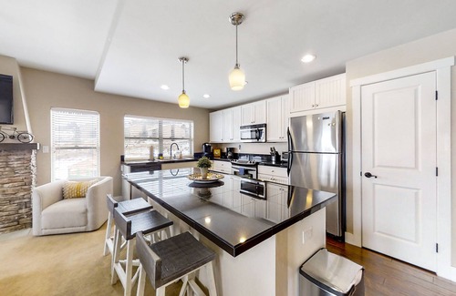 Silvercreek Condo | Family-friendly condo w/mountain & valley views, WiFi, shared pool, hot tub
