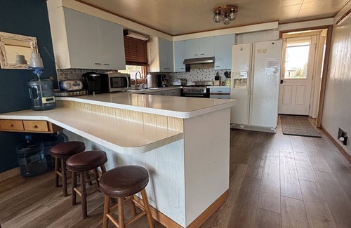 Little Sturgeon Cottage | Family friendly cottage on the bay!