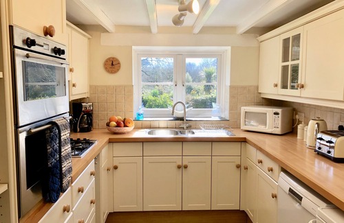 Tresowes Cottage | Family friendly cottage close to Praa Sands beach