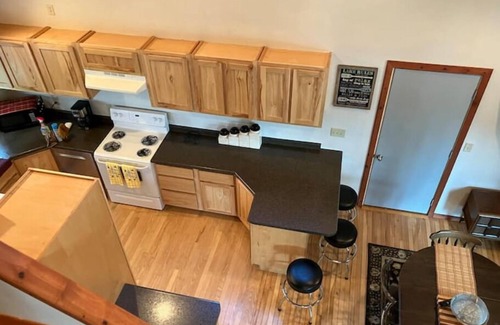 Jim Falls Cottage | Family Friendly Cottage on Cornell Lake