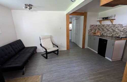 Bobcaygeon Cottage | Family friendly cozy cottage on the river. Dogs welcome!