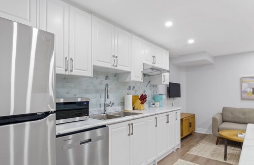 Durham Region Apartment | Family Friendly | Cozy | HOT TUB | Near UOIT