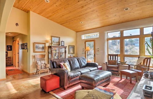 Del Norte House | Family-Friendly Del Norte Home with Stunning Views!