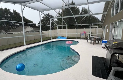 Davenport House | Family Friendly Disney Retreat w/Large Pool, Playground Nxt to Disney!