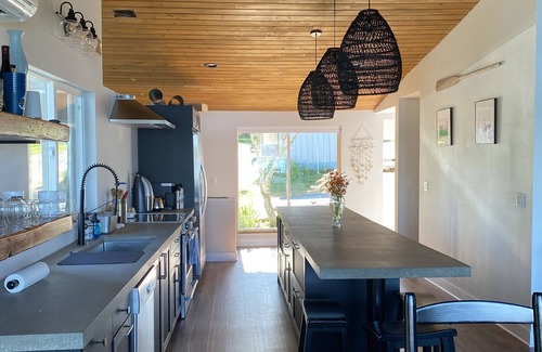 Longbranch House | Family friendly, dog friendly, waterfront beach house
