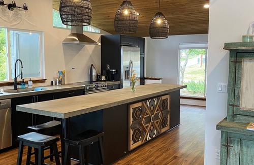 Longbranch House | Family friendly, dog friendly, waterfront beach house