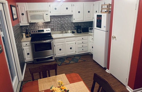 Athens House | Family Friendly Downtown Home - Private Yard, Grill