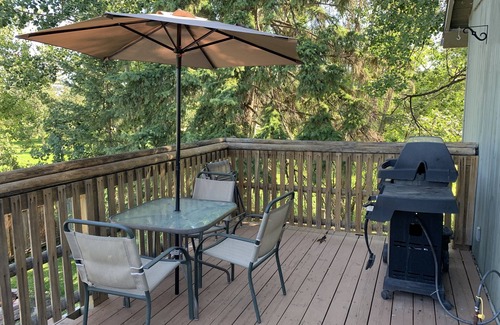 Sylvan Lake Cottage | Family Friendly - Dual Suite Cottage in Sylvan Lake