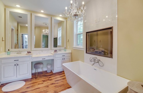 Edgemont House | Family-Friendly Edgemont Home w/ Deck & Lake Views