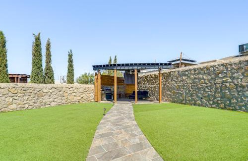 El Paso House | Family-Friendly El Paso Home Hike, Shop and Explore