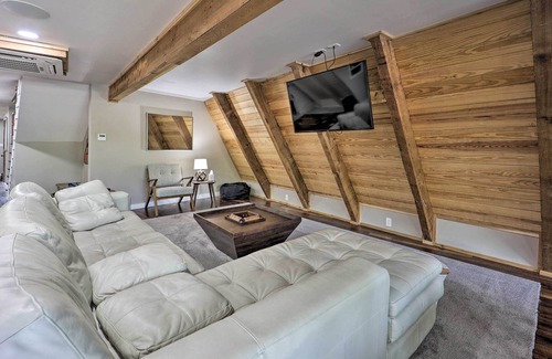 Eucha Cabin | Family-Friendly Eucha Cabin: Lakefront Views!