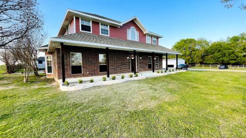 McKinney House | Family-Friendly Farmhouse McKinney TX