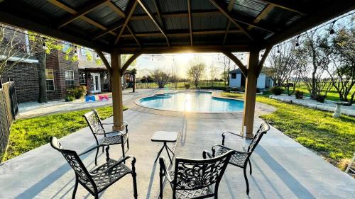 McKinney House | Family-Friendly Farmhouse McKinney TX