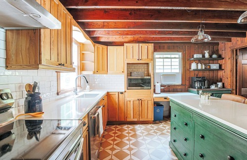 Luray House | Family Friendly Farmhouse on FENCED 16 Acres with Trails