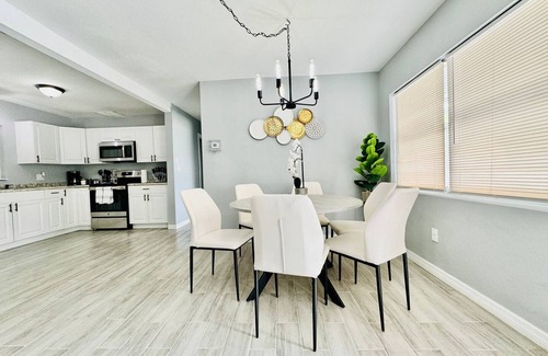 Crystal Lake House | Family-Friendly | Fire-pit | Pool Table & Soccer