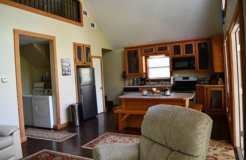 Woodville House | family friendly, fishing, duck hunting, water sports or boat riding!