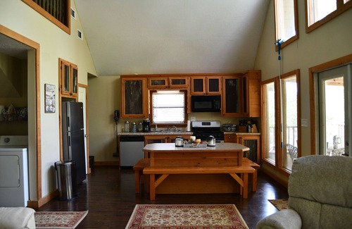Woodville House | family friendly, fishing, duck hunting, water sports or boat riding!