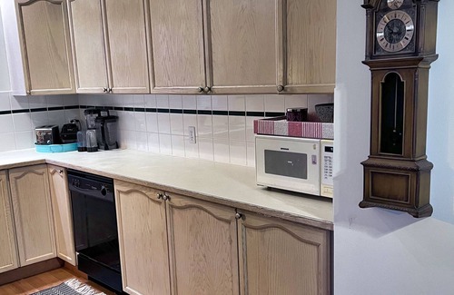 Southeast Calgary House | Family Friendly, Gated Yard for Pets, Outdoor Firepit!