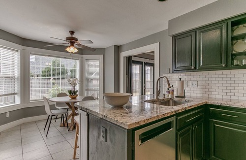 Jenks House | Family-Friendly Gem in Jenks